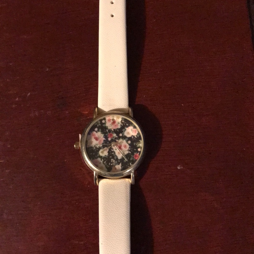 Cute floral watch. NWOT
